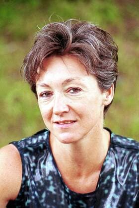 Pressesprecherin Ulla Holthoff (Haching) im Porträt Fußball 1. BL Herren Saison 1999 2000, SpVgg Unterhaching, Haching, Spielvereinigung, Trainingsauftakt, Saisonbeginn Porträt Stadion am Sportpark Unterhaching