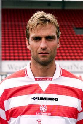 Jürgen Klopp (Mainz) im Porträt Fußball 2. BL Herren Saison 1999 2000, Porträttermin FSV Mainz 05, Vorstellung, Präsentation, Pressetermin Porträt Bruchwegstadion Mainz