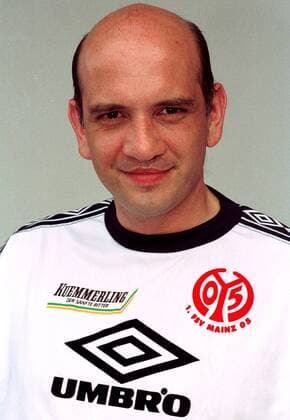 Der neue Co-Trainer Dirk Karkuth (Mainz) Fußball 2. BL Herren Saison 1999 2000, FSV Mainz 05, Saisonvorbereitung, Trainingsauftakt, Auftakttraining, Training Porträt Mainz Freude,
