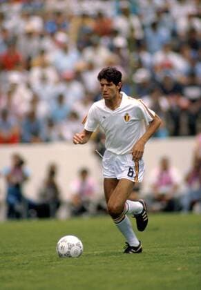 Enzo Scifo (Belgien) mit Ball Fußball WM Herren Weltmeisterschaft 1986, Länderspiel: Belgien, Spiel um Platz 3, Kleines Finale Einzelbild Cuauthemoc-Stadion Puebla Dynamik,
