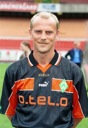 Trainer Thomas Schaaf (Bremen) im Porträt Fußball 1. BL Herren Saison 1999 2000, Porträttermin, Vorstellung, Pressetermin, Präsentation, SV Werder Bremen Porträt Bremen