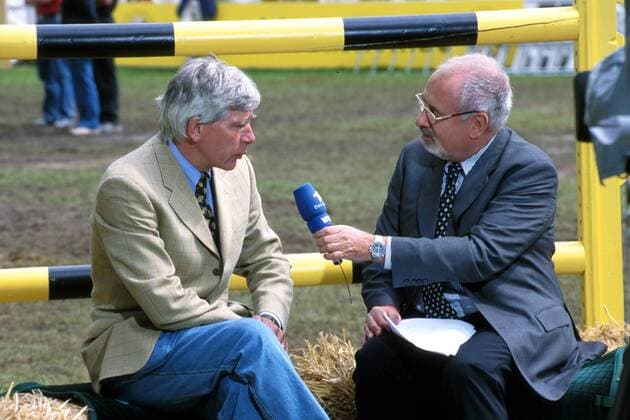 Paul Schockemöhle (li., Deutschland) wird von Heribert Faßbender (ARD) interviewt Pferdesport Herren 62.CHIO Großer Preis von Aachen 1999, Reiten, Reitsport, Reitsportturnier, Springreiten Gruppe Aachen