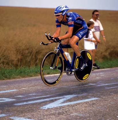 Lance Armstrong (US Postal Service, USA) beim Einzelzeitfahren Radsport Herren Tour de France 1999, Straßenradsport, Straße, Rad, Straßenradrennsport, Radrennsport, Profis, Profi Einzelbild Radprofi Metz Dynamik, Anstrengung,