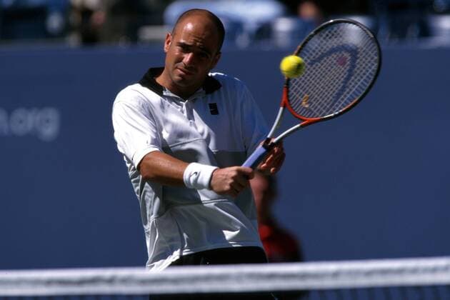 Andre Agassi (USA) beim Rückhandvolley Tennis Herren US Open 1999, Grand Slam, ATP-Tour, Hartplatz, Hardcourt, Finale, Endspiel, Finalspiel Einzelbild Flushing Meadows New York Dynamik,