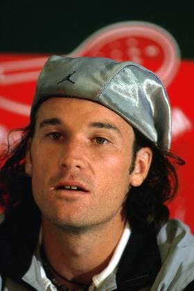 Carlos Moya (Spanien) auf der Pressekonferenz Tennis Herren Licher German Open 1999, ATP-Tour, Sand, Sandplatz, Sandplatztennis, Sandplatzturnier, Porträt Rothenbaum Hamburg