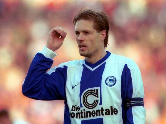 Kjetil Rekdal (Hertha) mit der Kapitänsbinde Fußball 1. BL Herren Saison 1999 2000, München - Hertha BSC Berlin 3:1 Einzelbild Olympiastadion München
