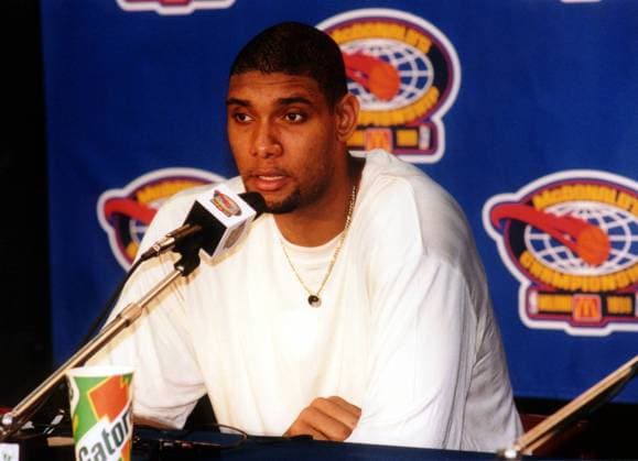 Tim Duncan (Spurs) auf der Pressekonferenz Basketball Herren McDonald s Championship 1999, Mc Donalds, McDonalds, Basketballturnier, PK Porträt Mailand