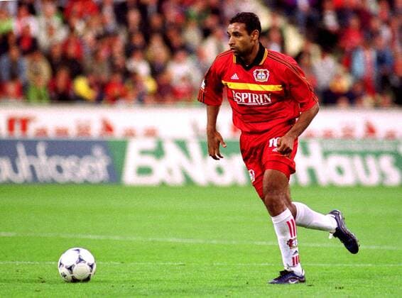 Emerson (Leverkusen) am Ball Fußball 1. BL Herren Saison 1999 2000, Bayer 04 Leverkusen Einzelbild BayArena Leverkusen