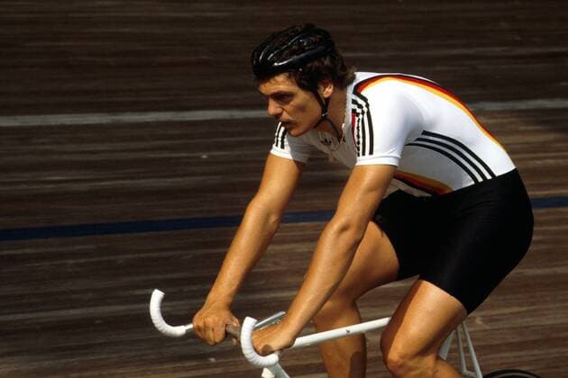 Fredy Schmidtke (Deutschland) auf dem Rad Radsport Herren Bahnradsport 1983, Bahn, Halle, Indoor, Bahnrad, 1000m Zeitfahren, 1000 m, Meter, Einzelbild Leverkusen