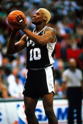 Dennis Rodman (Spurs) am Ball Basketball Herren Saison 1995 1996, NBA, National Basketball Association, San Antonio Spurs Einzelbild