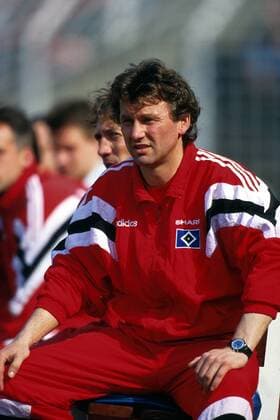 Trainer Benno Möhlmann (HSV) nachdenklich auf der Bank Fußball 1. BL Herren Saison 1992 1993: Hamburger SV, Hamburg, HSV Einzelbild Volksparkstadion Hamburg Nachdenklichkeit,