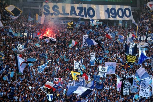 Stimmung im Lazio-Fanblock Fußball Herren Saison 1998 1999, Serie A, 1. Italienische Liga, Meisterschaft, Lazio Rom Totale Stadio Olimpico Rom Freude,