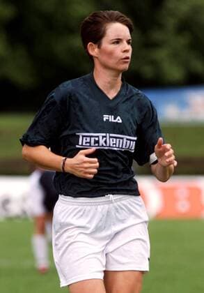 Iris Klacke (Duisburg) Fußball 1. BL Damen Saison 1999 2000, Frauen, Frauenfußball, Lotto-Hessen-Cup, FCR Duisburg Einzelbild Frankfurt M.