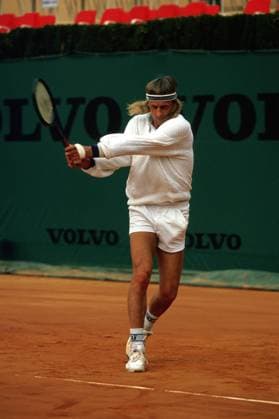 Björn Borg (Schweden) - beidhändig geschlagene Rückhand Tennis Herren ATP -Senior-Tour 1991, Sand, Sandplatz, Sandplatztennis, Sandplatzturnier, Senioren, Seniortour Einzelbild Monaco Country Club Monte Carlo