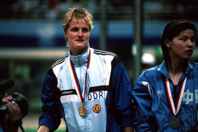 Olympiasiegerin Kristin Otto (li., DDR) und Yang Wenyi (China) Schwimmen OS Sommer Damen Olympische Sommerspiele 1988, Olympia, Olympiade, Spiele, Südkorea, Gruppe Seoul