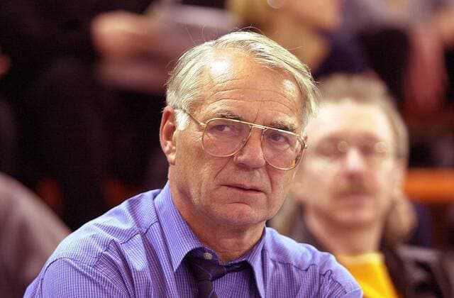 Geschäftsführer Manfred Werner (Flensburg Handewitt) Handball 1. BL Herren Saison 1999 2000, Nettelstedt - SG Flensburg-Handewitt 23:23 Porträt Kreissporthalle Lübbecke Nettelstedt