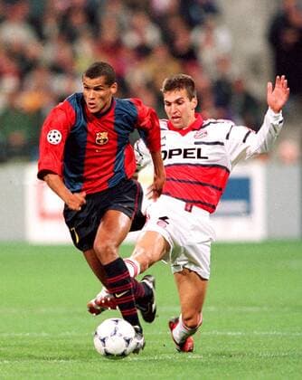Rivaldo (Barca, li.) im Duell mit Markus Babbel (Bayern) Fußball EC 1 Herren Champions League 1998 1999, FC Bayern München - FC Barcelona 1:0 Gruppe Olympiastadion München