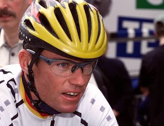 Udo Bölts (Deutschland Team Telekom) - konzentriert Radsport Herren Deutschlandtour 2000, Deutschland-Tour, Deutschlandrundfahrt, Rundfahrt, Radrennen, Straßenradsport Porträt Stuttgart Konzentration,