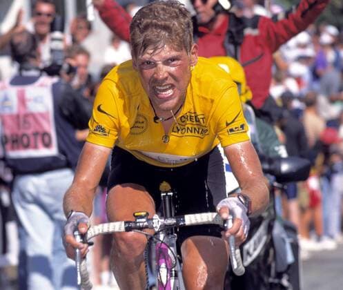 Jan Ullrich (Deutschland Team Telekom) steht auf dem Weg nach L Alpe d Huez die Anstrengung ins Gesicht geschrieben Radsport Herren Tour de France 1997, Radrennsport, Straßenradsport, Straßenradrennsport, Radrennen, Straße, Rad Einzelbild St.Etienne - Alpe d Huez Anstrengung, Kampf