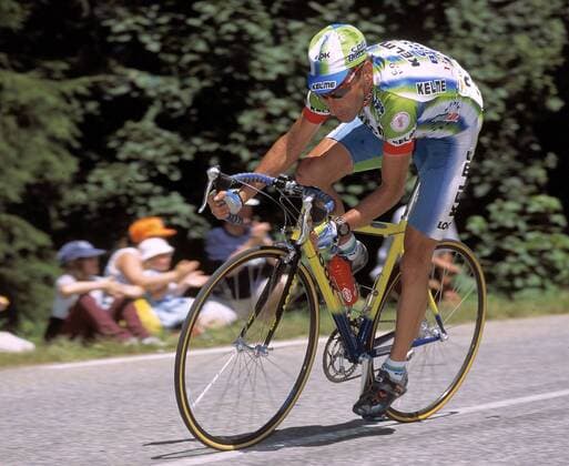 Fernando Escartin (Spanien Kelme) auf der Abfahrt Radsport Herren Tour de France 2000, Straßenradsport, Straßenradrennsport, Radrennsport, Radrennen, Rad, Straße Einzelbild Briancon - Courchevel Dynamik