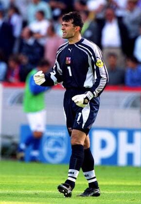 Torhüter Pavel Srnicek (Tschechien) feuert seine Vorderleute an Fußball EM Herren Europameisterschaft 2000, Länderspiel, Gruppenspiel, Gruppe D, Nationalmannschaft, Nationalteam, Einzelbild Jan-Breydel-Stadion Brügge, Brugge