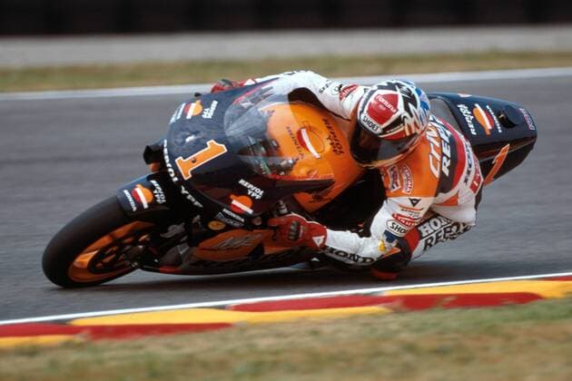 Alex Crivillé (Spanien Repsol YPF Honda) auf seiner Maschine Motorsport WM Herren Weltmeisterschaft 2000, Motorrad, Motorradrennen, Motorradrennsport, Motorradsport Einzelbild Mugello Dynamik