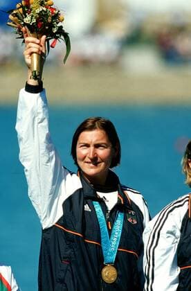 Birgit Fischer (Deutschland) hat ihre sechste Olympia-Goldmedaille gewonnen Kanu OS Sommer Damen Olympische Sommerspiele 2000, Spiele, Olympiade, Kajak, Viererkajak, Vierer, 4, 4er, K4 Einzelbild Regatta Centre Sydney Freude,