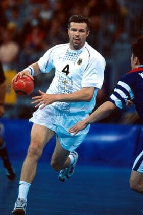 Bogdan Wenta (Deutschland) am Ball Handball OS Sommer Herren Olympische Sommerspiele 2000, Olympia, Spiele, Olympiade, Länderspiel, Gruppe A Einzelbild The Dome, Pavillion 3 Sydney Dynamik,