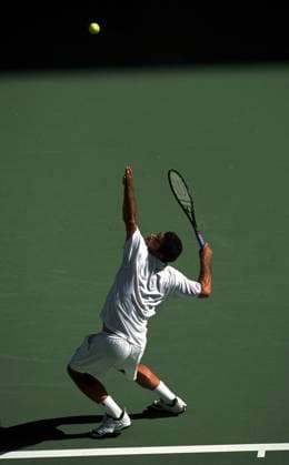 Pete Sampras (USA) - Aufschlag Tennis Herren Australian Open 2000, Grand Slam, ATP-Tour, Hartplatz, Hartcourt, Hartplatztennis, Hartplatzturnier, Einzelbild Flinders Park Melbourne Höhe Spannung
