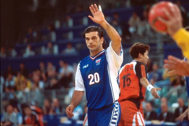 Dragan Skrbic (Jugoslawien) Handball OS Sommer Herren Olympische Spiele, Sommerspiele 2000, Olympia, Olympiade, Vorrunde, Länderspiel Einzelbild The Dome and Pavilions Sydney