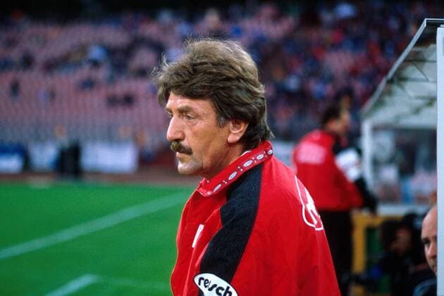 Trainer Gerd vom Bruch (RWO) nachdenklich Fußball 2. BL Herren Saison 1998 1999, Karlsruhe - RW Oberhausen 3:1, Rot-Weiß Porträt Wildparkstadion Karlsruhe Nachdenklichkeit,