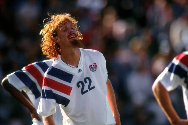 Alexi Lalas (USA) Fußball Länderspiel Herren US-Cup 1993, Freundschaftsspiel, Nationalmannschaft, Nationalteam, Nationaltrikot Einzelbild Stanford Stadium San Francisco Freude,