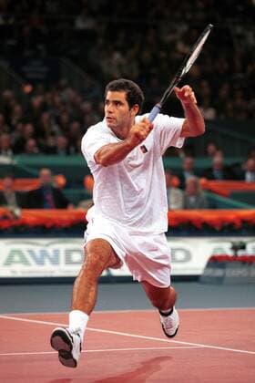 Pete Sampras (USA) - Rückhandvolley Tennis WM Herren ATP-Weltmeisterschaft 1999, Tour, Halle, Indoor, Hartplatz, Hardcourt, Hallentennis, Hallenturnier Einzelbild Europahalle Hannover Dynamik,