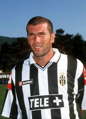 Zinedine Zidane (Juve) Fußball Herren Serie A, Saison 2000 2001, 1. Italienische Liga, Juventus Turin, Vneg Porträt Stadio Delle Alpi Turin