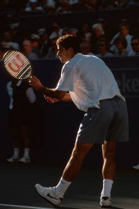 Pete Sampras (USA) - Aufschlag Tennis Herren US Open 1995, Grand Slam, ATP-Tour, Hartplatz, Hardcourt, Hartplatztennis, Hartplatzturnier Einzelbild Flushing Meadow New York