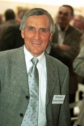 Hennes Junkermann - Ex-Europameister Radsport Herren Sportgala 2001, 70. Geburtstag von Gustav-Adolf Sch., Feier, Fest, Gala, Geburtstagsfeier, Ostalgie, Porträt Ost, Osten, Velodrom Berlin Freude,