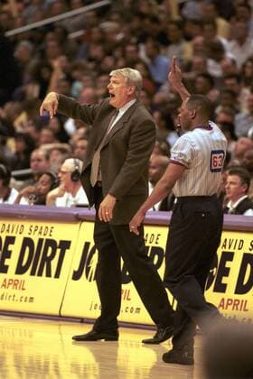 Coach Don Nelson (Mavericks, li.) lautstark Basketball Herren NBA 2000 2001, National Basketball Association, LA, L A, Los Angeles - Dallas Mavericks 98:89 Gruppe Staples Center Los Angeles