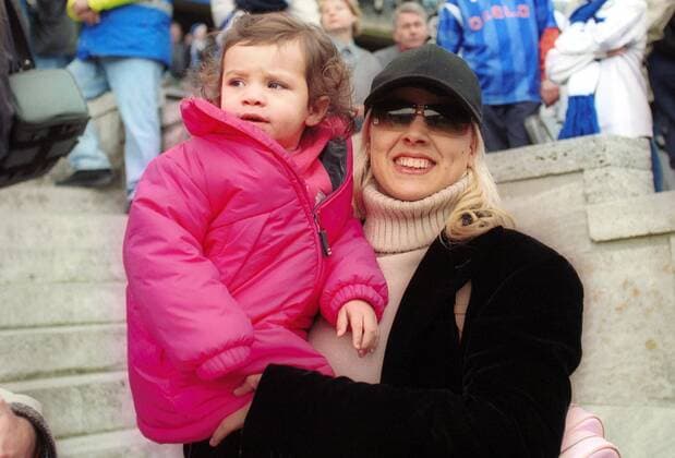 Nadja Alves, Ehefrau von Alex Alves (Hertha) und Tochter Alessandra Fußball 1. BL Herren Saison 2000 2001, Hertha BSC Berlin, Vneg Gruppe Olympiastadion Berlin
