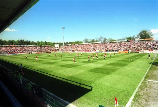 Die Alte Försterei in Berlin - Stadion des 1. FC Union Berlin Fußball Herren Regionalliga Nord 2000 2001, 3. Liga Totale Alte Försterei, Stadion an der Wuhlheide Berlin