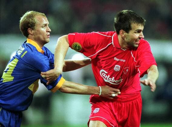 Markus Babbel (re., Liverpool) gegen Jordi Cruyff (Alaves) Fußball EC 3 Herren UEFA-Cup 2000 2001, Pokal, Europapokal, Europacup, Finale, Endspiel, Vneg Gruppe Westfalenstadion Dortmund Dynamik,