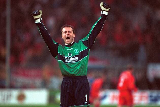 Torhüter Sander Westerveld (Liverpool) - Jubel Fußball EC 3 Herren UEFA-Cup 2000 2001, FC Liverpool (England) - Deportivo Alaves (Spanien) 5:4 n.V., CD, Europacup Einzelbild Westfalenstadion Dortmund Freude,