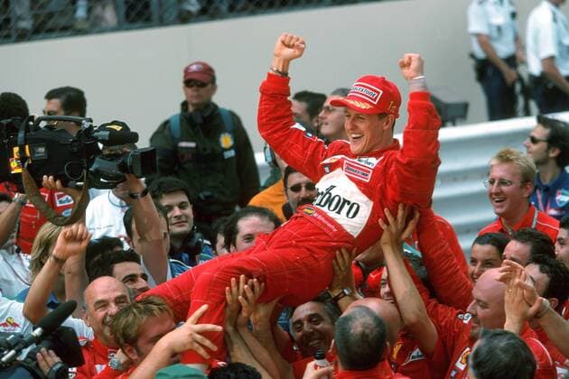 Michael Schumacher (Deutschland Ferrari) läßt sich feiern Motorsport Grand Prix Herren Großer Preis von Monaco 2001, Formel 1, F1, F, GP, WM, Weltmeisterschaft, Vdia Totale Circuit de Monaco Monte Carlo Freude, Begeisterung