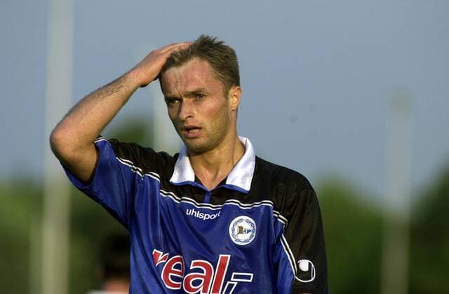 Christian Wück (Bielefeld) enttäuscht Fußball 2. BL Herren Saison 2001 2002, Test, Testspiel, Arminia Bielefeld Porträt Russheide-Stadion Bielefeld Enttäuschung,