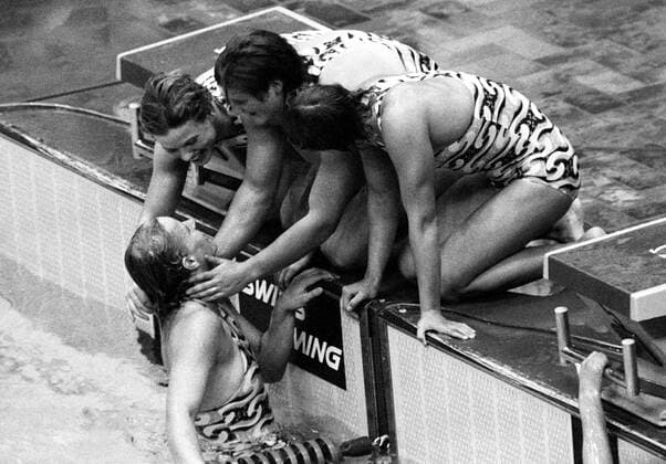Lagen-Staffel der DDR: Kornelia Ender, Ulrike Richter, Hannelore Anke und Andrea Pollack Schwimmen OS Sommer Damen Olympische Sommerspiele 1976, Olympia, Olympiade, Spiele, Schwimmsport, 4 x 100 m Lagen Gruppe Montreal Glück, Freude,