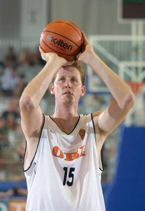 Shawn Bradley (Deutschland) - Freiwurf Basketball EM Herren Eurobasket 2001, Europameisterschaft, Länderspiel, Nationalmannschaft, Nationalteam, Nationaltrikot Einzelbild Anfa Expo Center Antalya