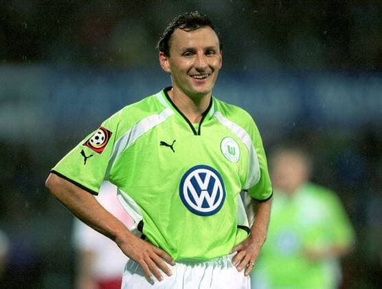 Frank Greiner (Wolfsburg) lächelnd Fußball 1. BL Herren Saison 2001 2002, VfL Wolfsburg, Vneg Einzelbild VfL-Stadion Wolfsburg