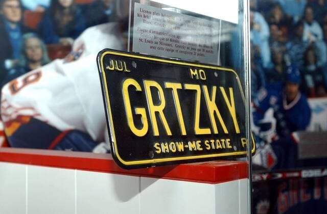 Kennzeichen Grtzky - Andenken an Eishockeylegende Wayne Gretzky Eishockey Herren NHL, National Hockey League 2001 2002, Historie, Geschichte, Museum Einzelbild Hockey Hall of Fame Toronto