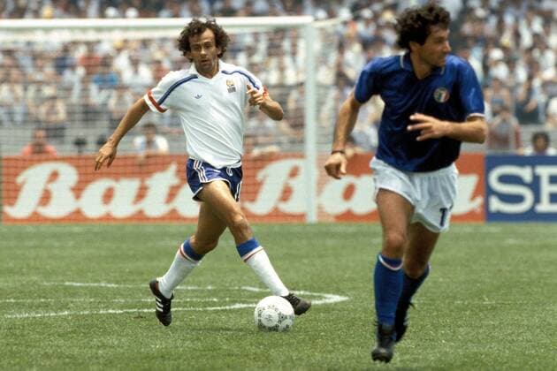 Michel Platini (Frankreich) am Ball Fußball WM Herren Weltmeisterschaft 1986, Achtelfinale, Italien - Frankreich 0:2 Einzelbild Estadio Olimpico 68 Mexico-City