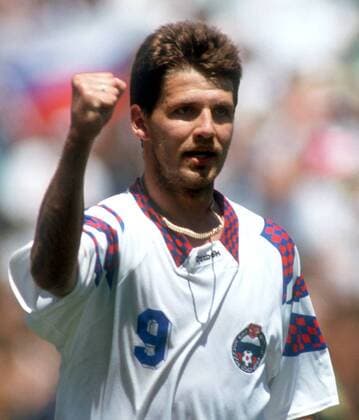 Oleg Salenko (Rußland) erzielt im Vorrundenspiel gegen die Auswahl Kameruns fünf Tore - Rekord! Fußball WM Herren Weltmeisterschaft 1994, Nationalmannschaft, Nationalteam, Nationaltrikot Einzelbild Stanford Stadium San Francisco Freude,
