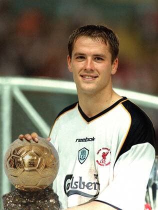 Michael Owen (Liverpool) mit dem Golden Ball für den Fußballer des Jahres 2001, verliehen von der Zeitung France Football Fußball Herren Saison 2001 2002, FC Liverpool (England), Vdig, Europe player of the year award Einzelbild
